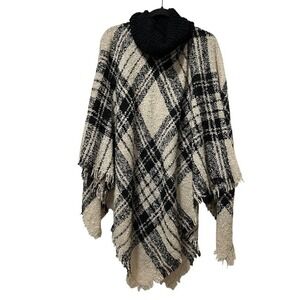 L&B Lucky & Blessed Black White Plaid Fringe Turtleneck Poncho‎ One Size